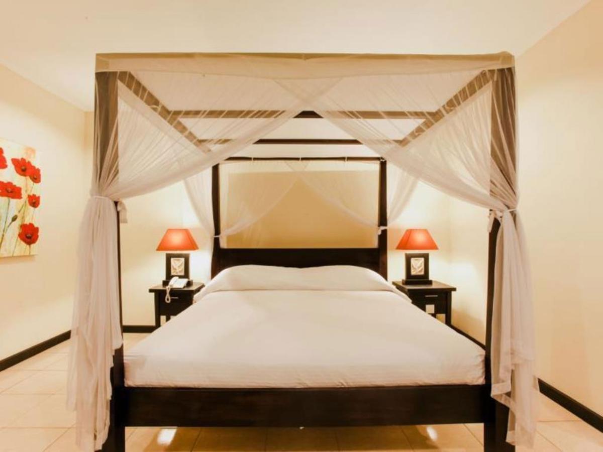 Hotel Intansari Denpasar Zewnętrze zdjęcie