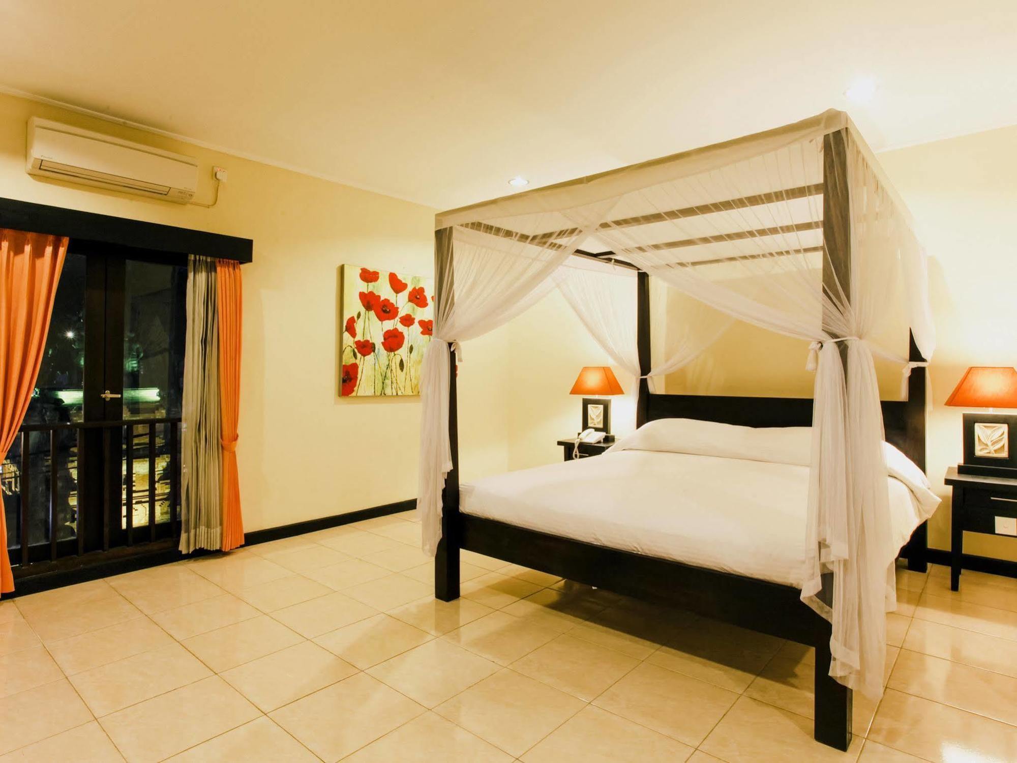 Hotel Intansari Denpasar Zewnętrze zdjęcie